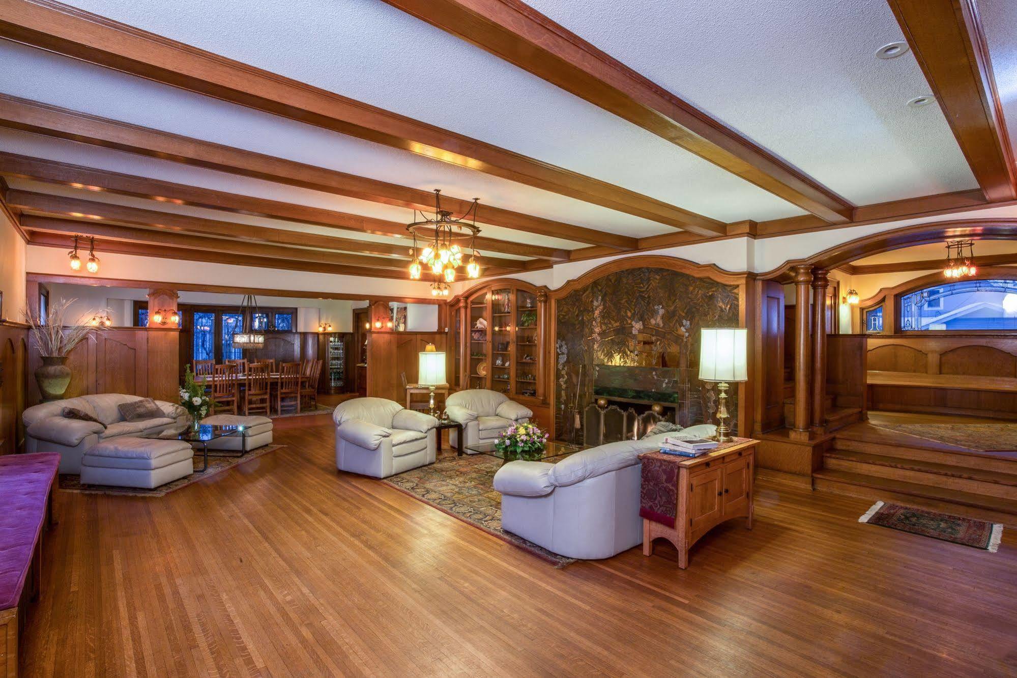 Stewart Inn Восау Екстер'єр фото
