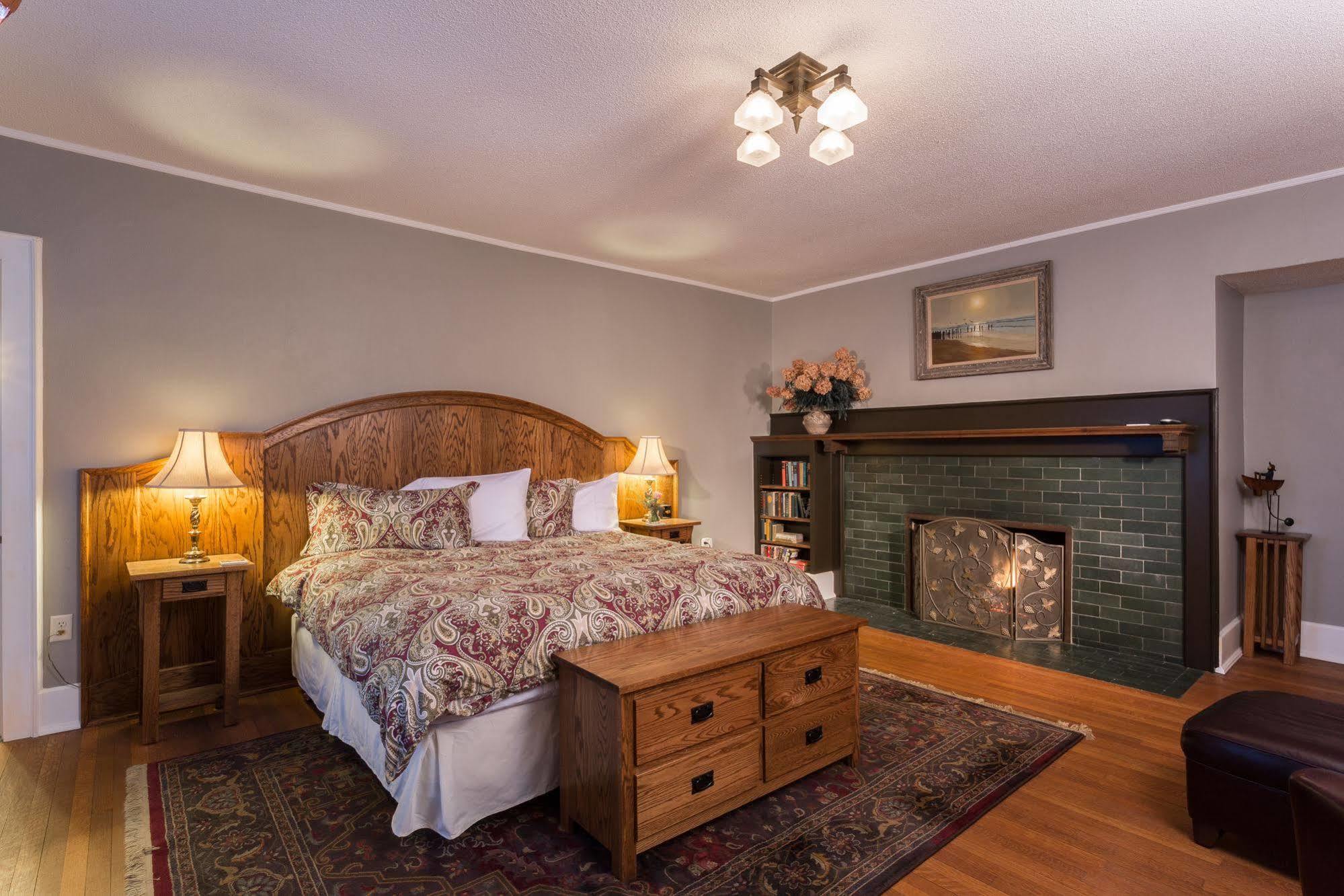 Stewart Inn Восау Екстер'єр фото
